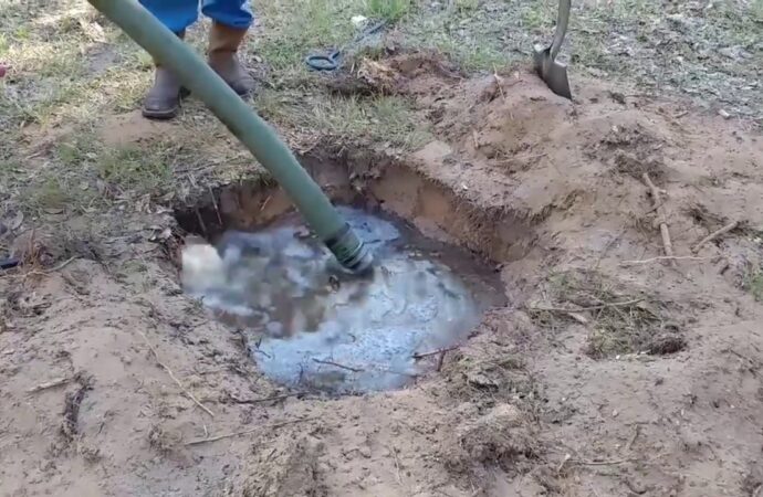 Septic tank draining - Greater Houston Septic Tank & Sewer Experts