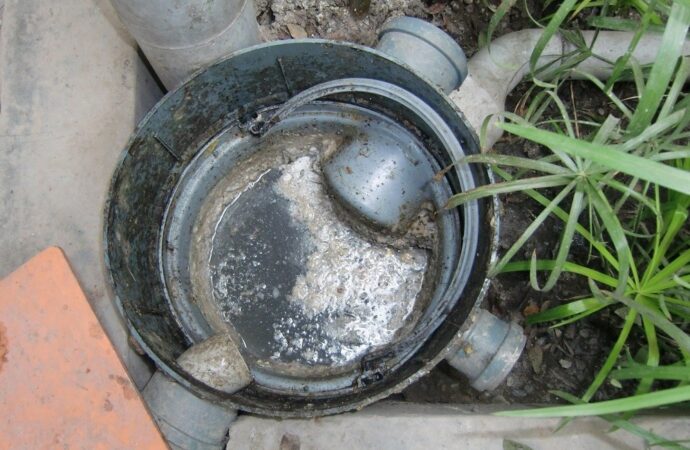 Septic tank grease trap - Greater Houston Septic Tank & Sewer Experts
